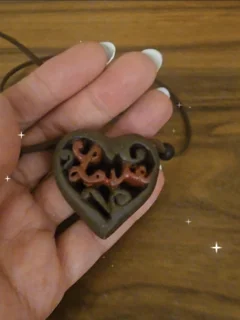 گردنبند چوبی قلب بازشونده